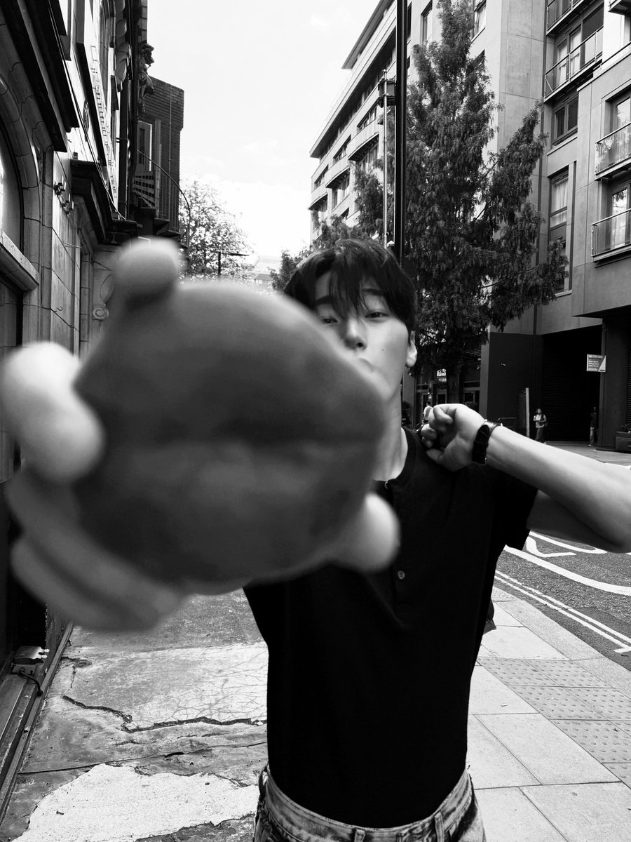 choisanln's tweet photo. Chasing shadows, defining moments. https://t.co/beD6cEvVti
