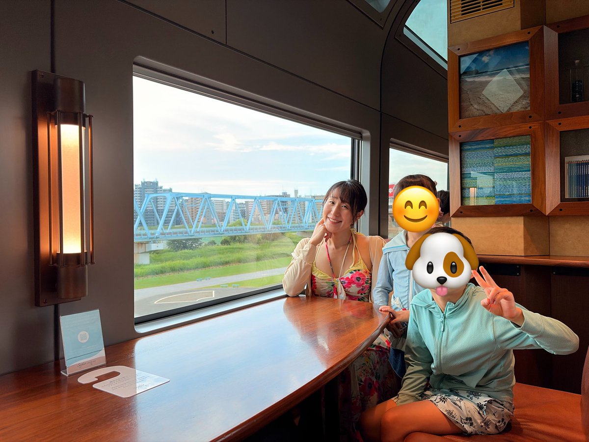 magicalyuri's tweet photo. 家族でサフィール踊り子号に乗って、トランプとお食事を楽しみながら伊東へ🏖️
楽しい！景色きれい！ご飯美味しい！最高！！ https://t.co/BbdZBovuH3