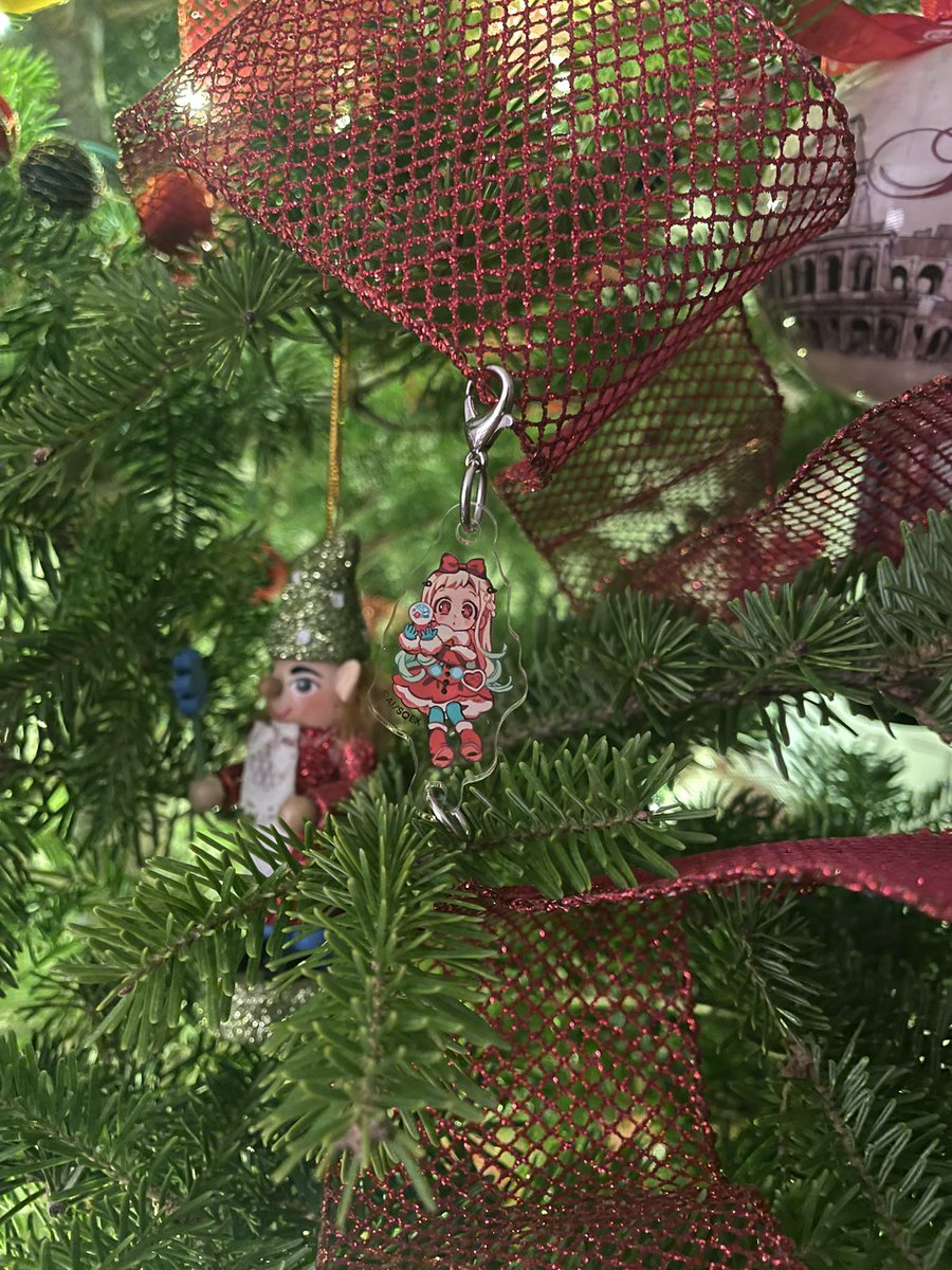 busudaikon's tweet photo. did anyone else end up using theirs as phone charms or is that just me
everyone else i see who owns these just puts them on display (lowkey me with the unused ones tho) https://t.co/yDxHiTEt4Z