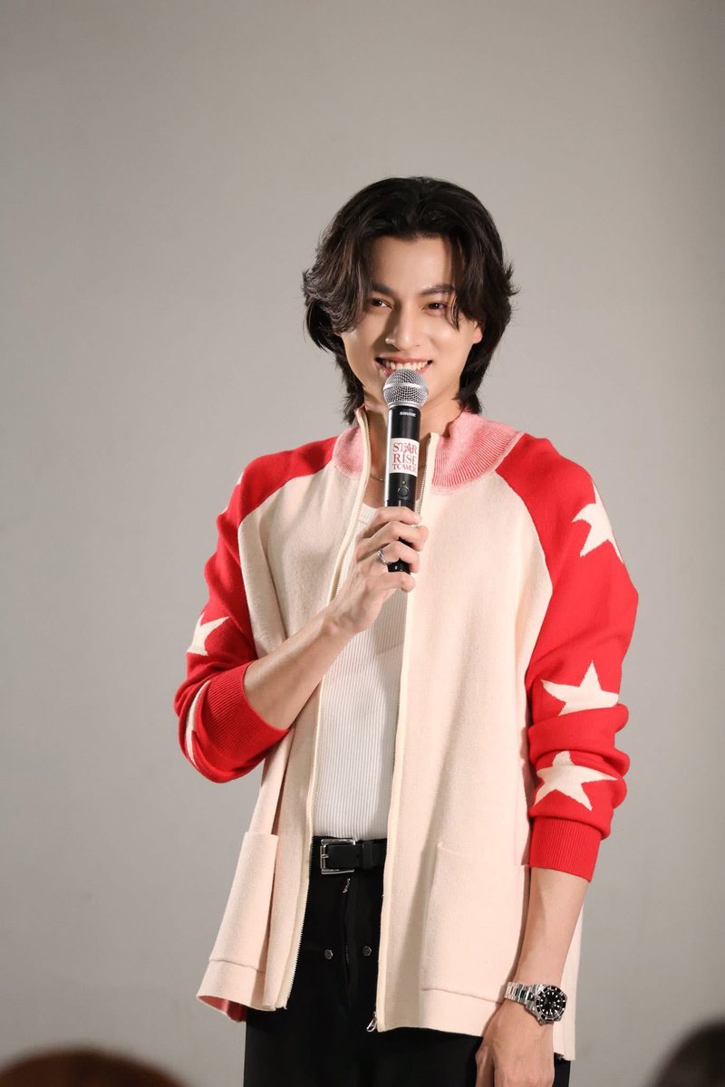 GooddayEnews's tweet photo. “กลัฟ คณาวุฒิ” กับภาพบรรยากาศ Fan Benefit Tour with Gulf In Tokyo
GULF IN TOKYO 2026

#FBFT2026xGulf
#Gulfoursafezone 
#GulfKanawut
#GooddayEnews https://t.co/NByg9rPmiu