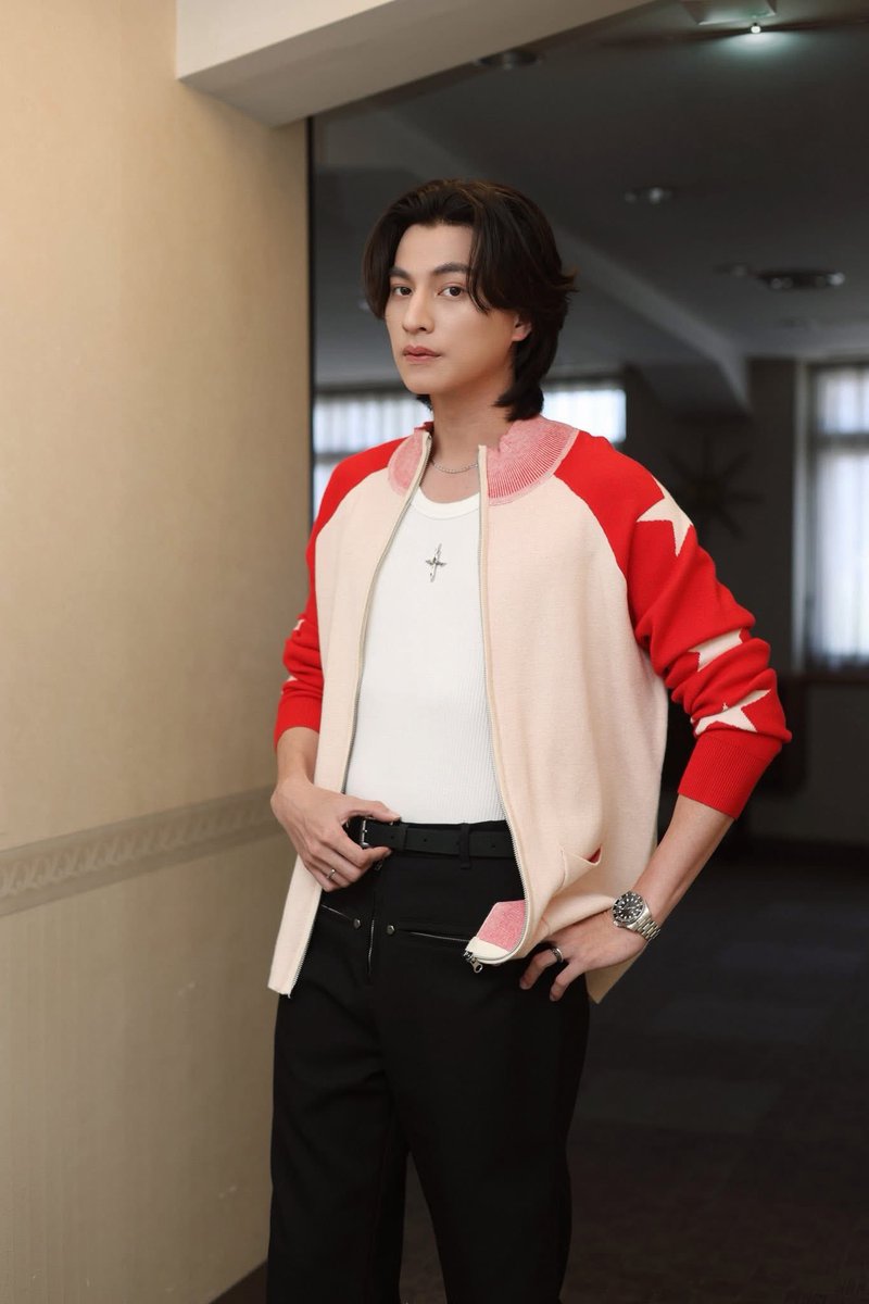 GooddayEnews's tweet photo. “กลัฟ คณาวุฒิ” กับภาพบรรยากาศ Fan Benefit Tour with Gulf In Tokyo
GULF IN TOKYO 2026

#FBFT2026xGulf
#Gulfoursafezone 
#GulfKanawut
#GooddayEnews https://t.co/NByg9rPmiu