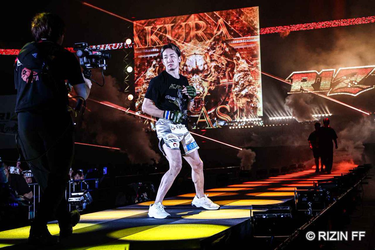 CageSideNote's tweet photo. 質問です🙋

皆さんの好きな格闘家の入場はなんですか？

#UFC #RIZIN https://t.co/Ac1PCGeJRV