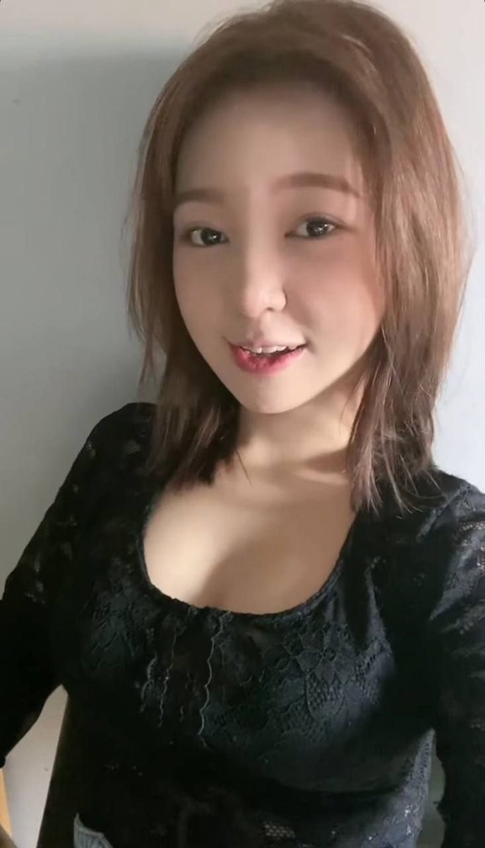 vualinksexx's tweet photo. ✅✅ Minh thư 2k5 và album thủ dâm của em nó
mà mu lồn em này căng nhỉ nhìn nứng vãi😋😋😋
━━━━━━✦━━━━━

Xem full 👉 https://t.co/uNF1P2qQCc https://t.co/t07xnAsx1e