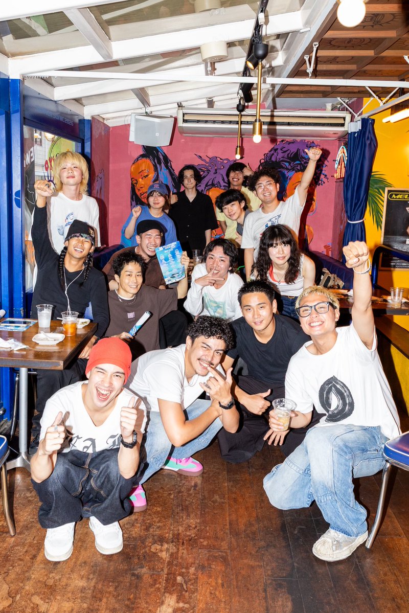 meets_news's tweet photo. SUMMER SONIC本番に向けて、出演アーティストのみなさんとの決起集会を開催しました！
ジャンルを超えて交流する姿が印象的で、すでに素敵なつながりがたくさん生まれています。
本番まであと少し。
それぞれの最高のライブを楽しみにしています！SUMMER SONICで会いましょう！
#サマソニ　#出れサマ https://t.co/qaq0rhf5A2