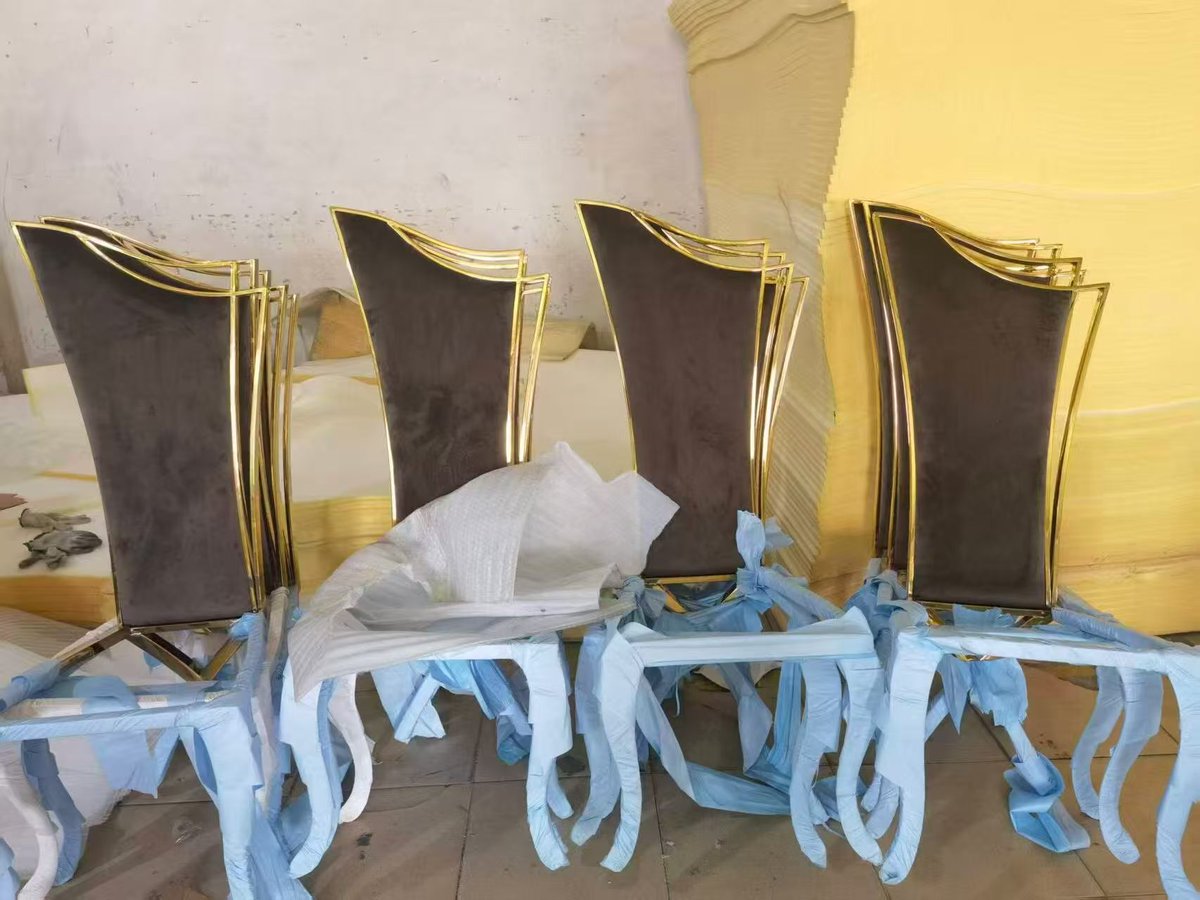 jian_apple's tweet photo. There are 8 pcs brand new grey velvet gold leg dining chairs are in ready to ship .#chair #chairs #diningchair #furniture #wholesale #factory #manufacture #online #shop #foshan #china #highquality #good #beautiful #interior #stock #leftover #readytoship #online #ูุฑุณู https://t.co/WwYsbgLQ7o