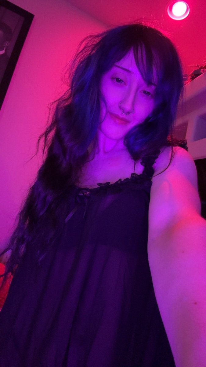 Seralyth777's tweet photo. new nightgown :3 https://t.co/kL7aWZGMze