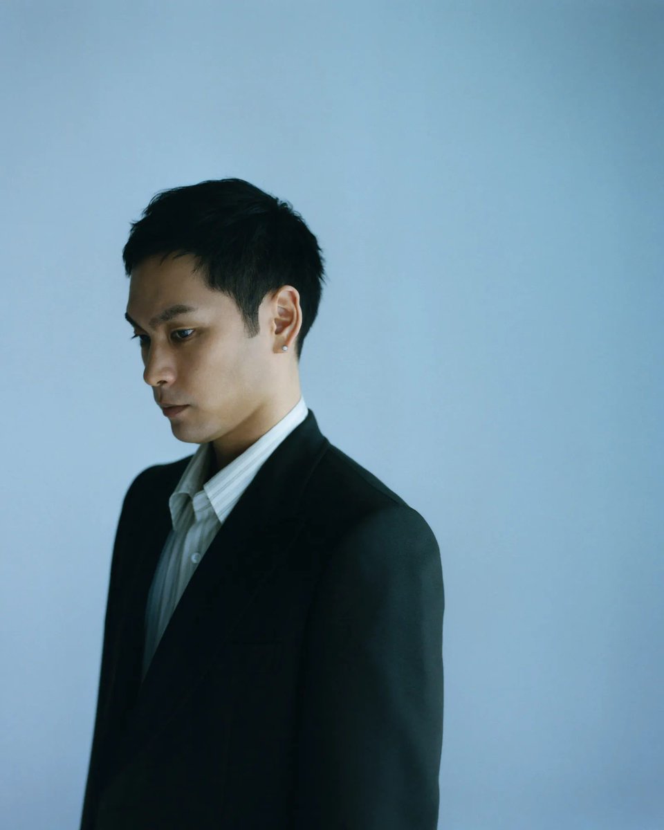 GQJAPAN's tweet photo. #柳楽優弥「『侘び寂び』の概念ではないですが、自分は洗練された本物の存在になりたい。知性を感じる俳優には引き込まれますし、何よりカッコいいですから」
https://t.co/4zjvbjzr6s

#九条の大罪 https://t.co/8umLxBFXyt