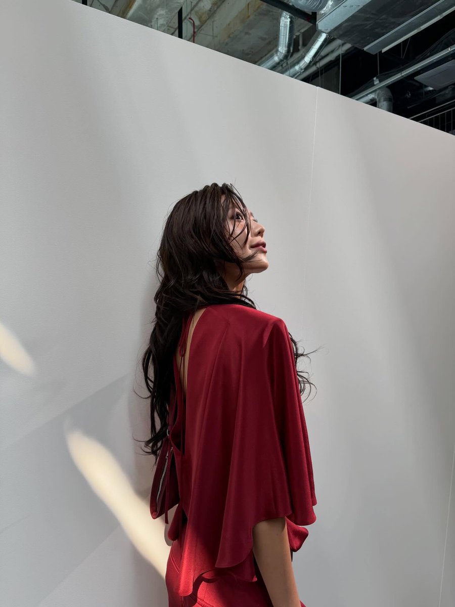 socyoungc's tweet photo. A collection that speaks through clean lines and effortless confidence. ✨🤍 I always admire fashion that feels timeless while embracing a fresh perspective, and every look left a lasting impression that I'll be thinking about for a long time. https://t.co/hWaqCvarx5