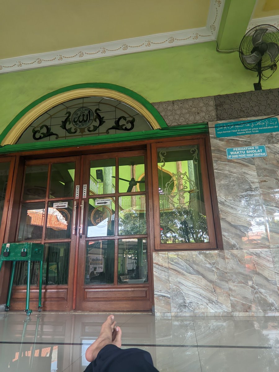 peuwtie's tweet photo. kemarin Kamis,29 Juli 2026
aku belajar banyak hal dari situ,dari proses itu.seneng sekali masih bisa ketemu sama orang-orang baik dikota orang, untung aja aku anaknya bisa dibilang cukup extrovert dan ngga gengsi buat mulai dulu buat kenalan sama orang baru.. https://t.co/yc7DplJ61f