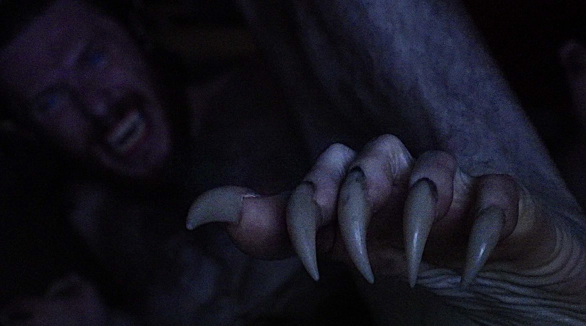 Beast_manmike's tweet photo. Lick my paws as I transform into a musky beast😈🐺🐾
#werewolf #werewolftransformation #fullmoon #performanceart #footfetish #beastmanMike https://t.co/d48tUYARZR