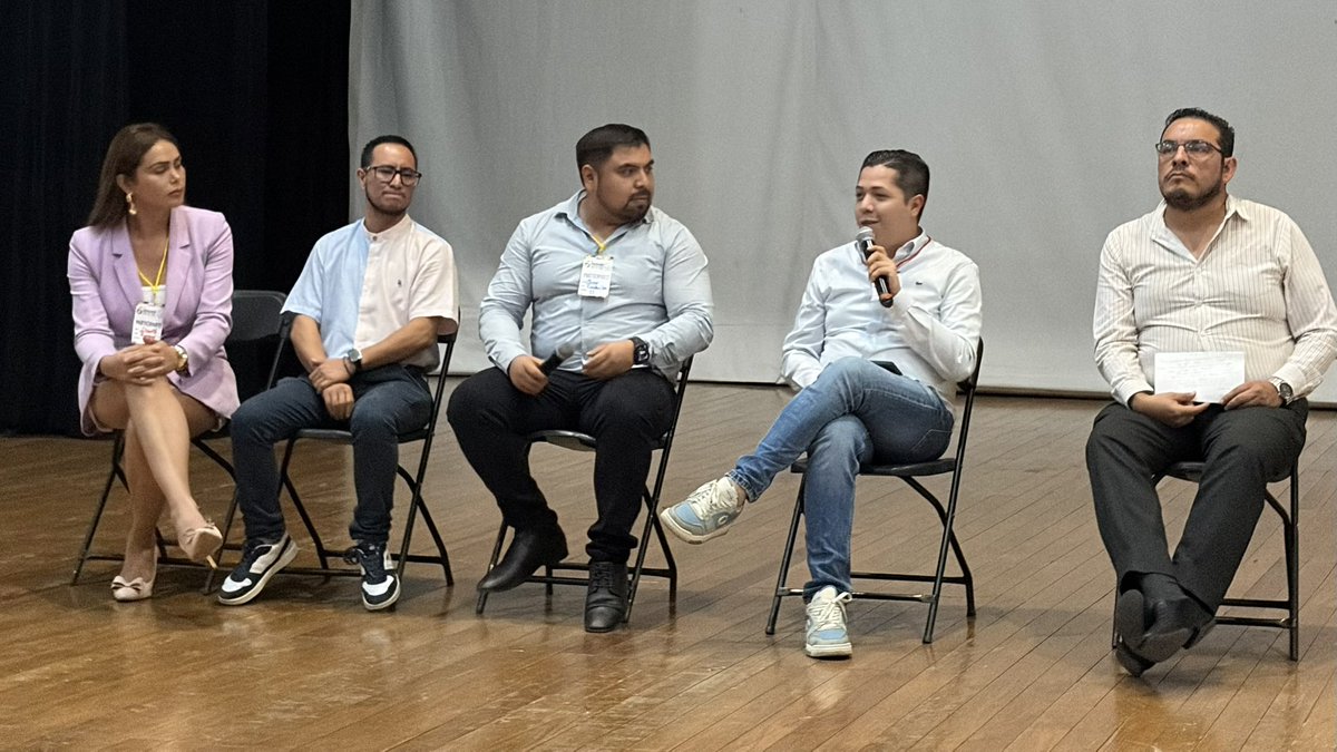 rodrigoarcej's tweet photo. Hoy, como servidor público asistí al 6to encuentro de la Coalición Mexicana LGBTTTI. 

Platicamos de las políticas públicas que hemos implementado en @AlcCuauhtemocMx que encabeza @AlessandraRdlv, expuse la importancia de la voluntad política que se requiere para hacerlas realidad.

Venir de sociedad civil y servir ha sido una de las experiencias más enriquecedoras de mi vida.

Agradezco encabezar un área tan importante en el corazón del país, bastión de los derechos humanos.

Recalque que si, somos un gobierno de colación, pero los colores no impiden brindar gobernabilidad.