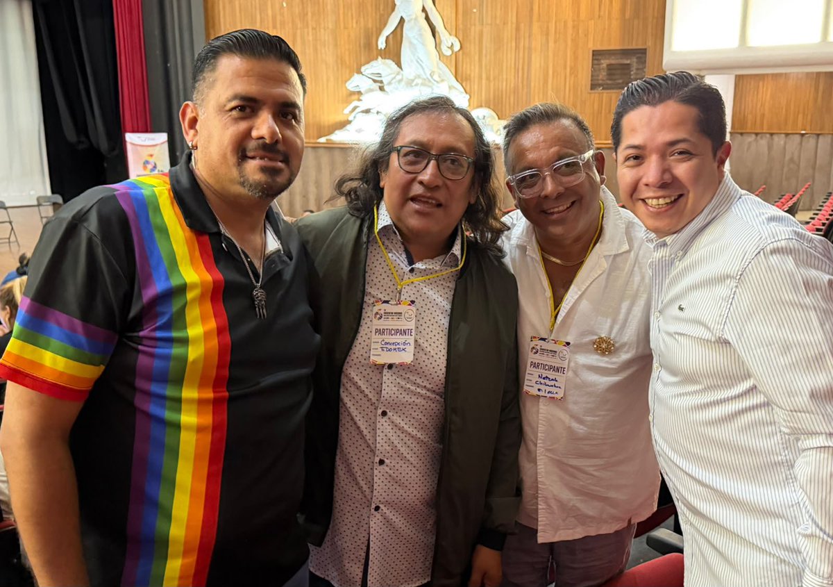 rodrigoarcej's tweet photo. Hoy, como servidor público asistí al 6to encuentro de la Coalición Mexicana LGBTTTI. 

Platicamos de las políticas públicas que hemos implementado en @AlcCuauhtemocMx que encabeza @AlessandraRdlv, expuse la importancia de la voluntad política que se requiere para hacerlas realidad.

Venir de sociedad civil y servir ha sido una de las experiencias más enriquecedoras de mi vida.

Agradezco encabezar un área tan importante en el corazón del país, bastión de los derechos humanos.

Recalque que si, somos un gobierno de colación, pero los colores no impiden brindar gobernabilidad.