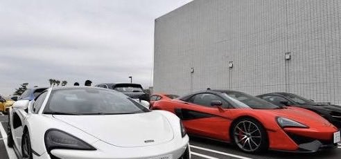 omiya_ds's tweet photo. 「教習指導員って、車好きじゃないとなれないと思ってませんか？

実は、人と話すのが好き・誰かの役に立ちたい、

そっちの気持ちの方が大事だったりします。
車の知識は入社してから身につけられる。
未経験からなった指導員、うちにもいます。
この車わかったら、車好きです
#教習指導員 #未経験 https://t.co/0hGX4qbeGk