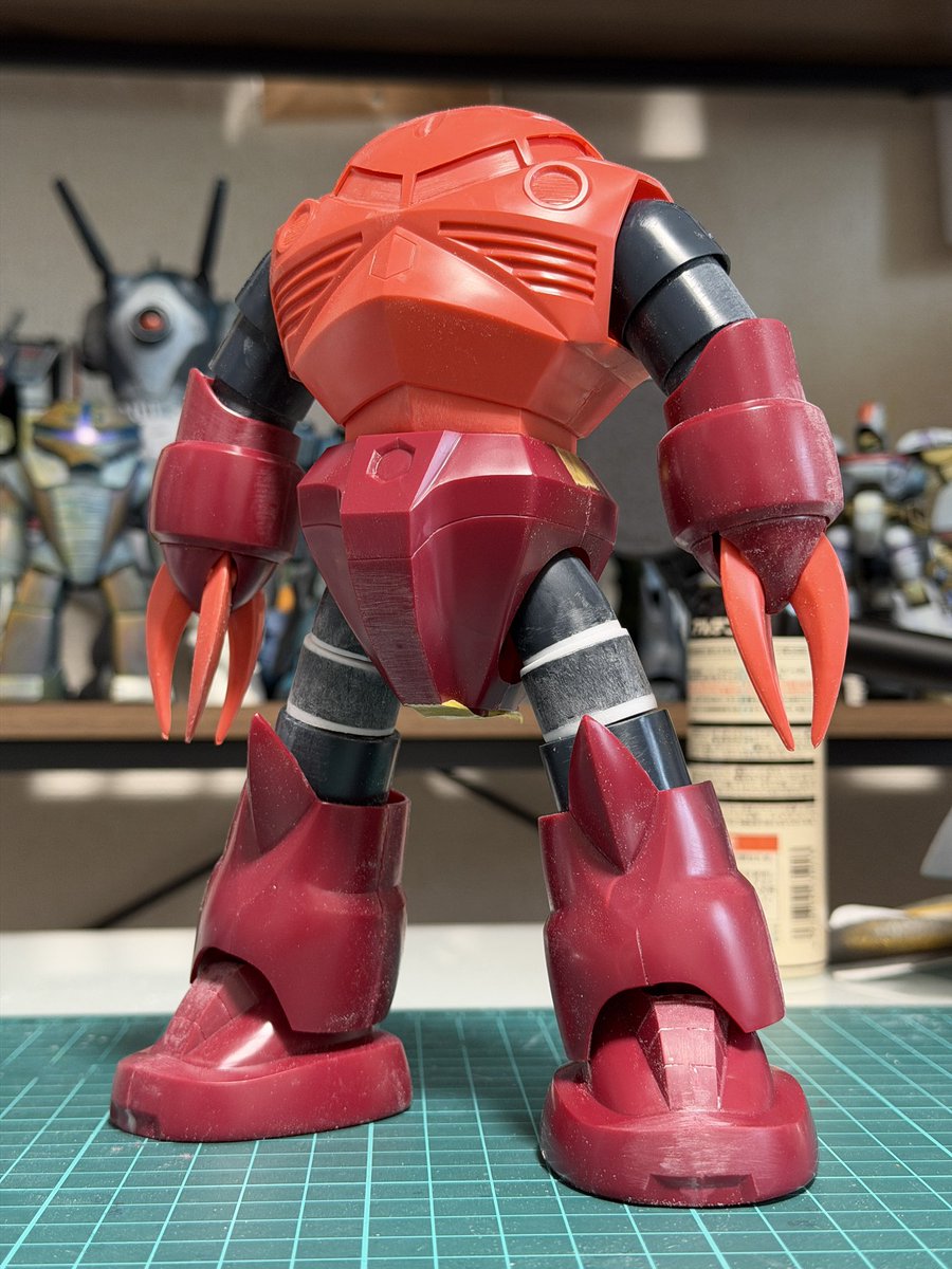 takaneko73's tweet photo. 1/100シャア専用ズゴック
太ももは節で切り離して計4mm延長し、ヤスリで斜めに角度をつけて再接着。湾曲した感じを再現。足首はボールジョイント化。肩は取り外せるようポリ関節化。
それ以外は元キットのままですが、これで十分カッコいい😍
#旧キット
#シャア専用ズゴック
#ガンプラ https://t.co/ARG7OIO9pY