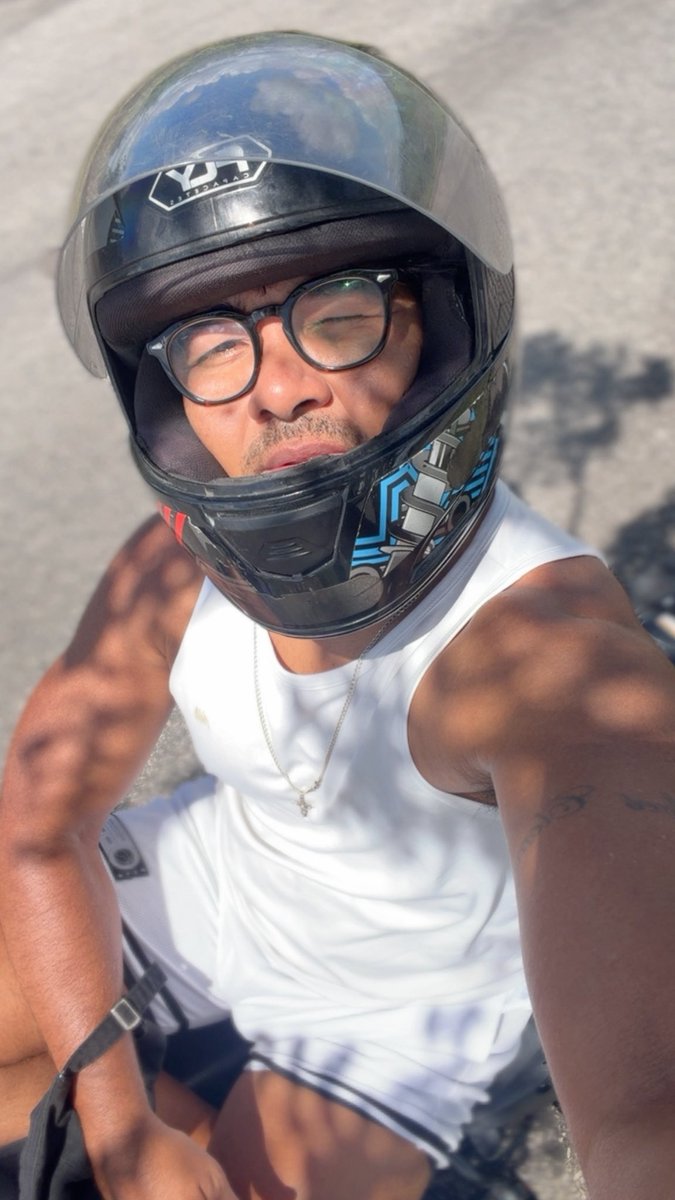 MORENOPRATIADO's tweet photo. Com capa ou sem capacete 🪖 https://t.co/av3Gffhs39