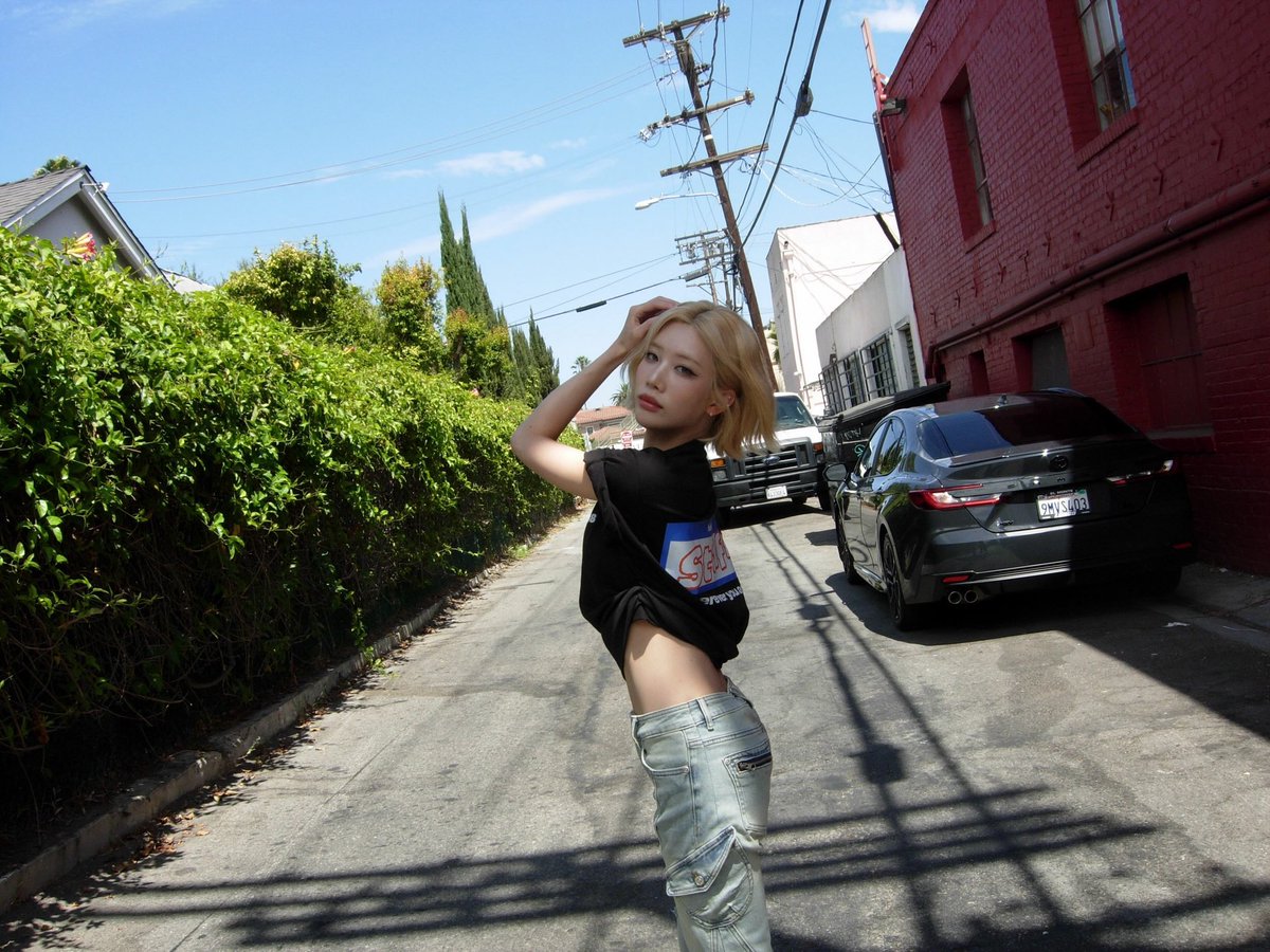 kimlipmedia's tweet photo. [260729] kimxxlip instagram 

“In LA👼🪽”

🎶 JENNIE • Less than a Lover https://t.co/7uZjYn4V5j