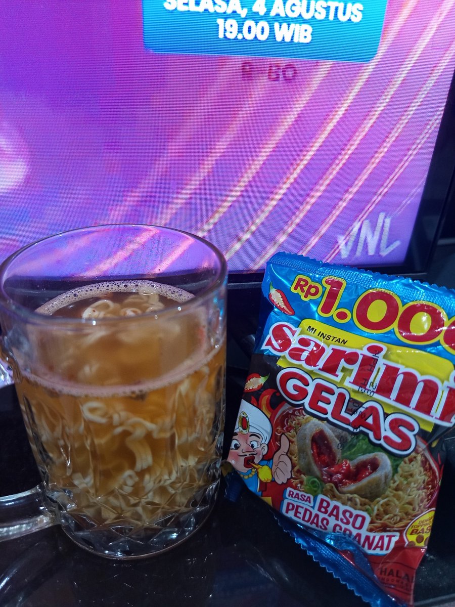 pingkybunny's tweet photo. Sumpah nama sarimi gelas baso granat tuh bikin kepo banget.... Langsung pengen tau rasanya gimana. https://t.co/AiYYFoPWgm