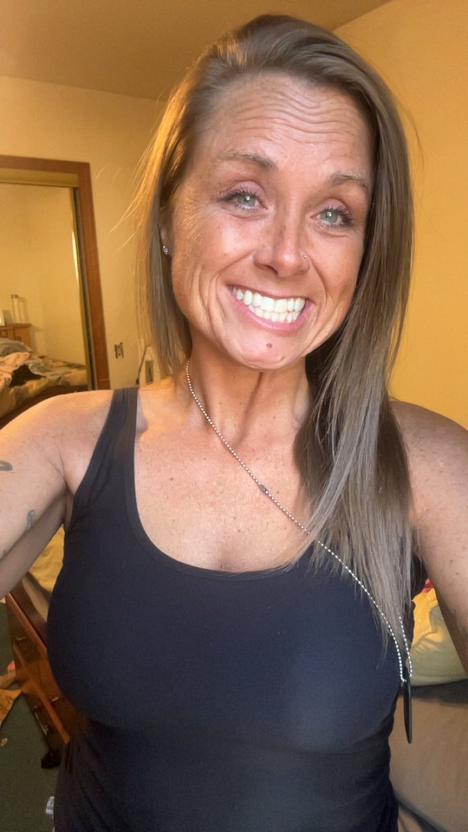 A_R3987's tweet photo. No filters. Just confidence, a big smile, and good energy. 💛
https://t.co/oU4Mfc7c1Q
#NaturalBeauty #Selfie #Smile #GoodVibesOnly #Confidence #BlueEyes #TattooGirl #SimpleStyle #CuteSmile #PositiveVibes #OnlyFans #CreatorLife #LinkInBio #Realmen #fantasy #sexualdesire https://t.co/fJH8ILOE1J