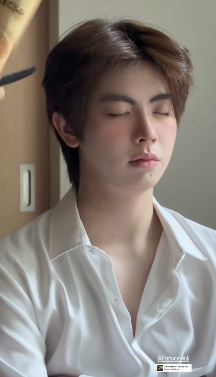 mixmumu's tweet photo. นิ่งเป็นหลับ เพราะถ้าขยับจะเป็นแบบนี้ 55555555555555555555555555555555555555555 https://t.co/8fjoslZOVb