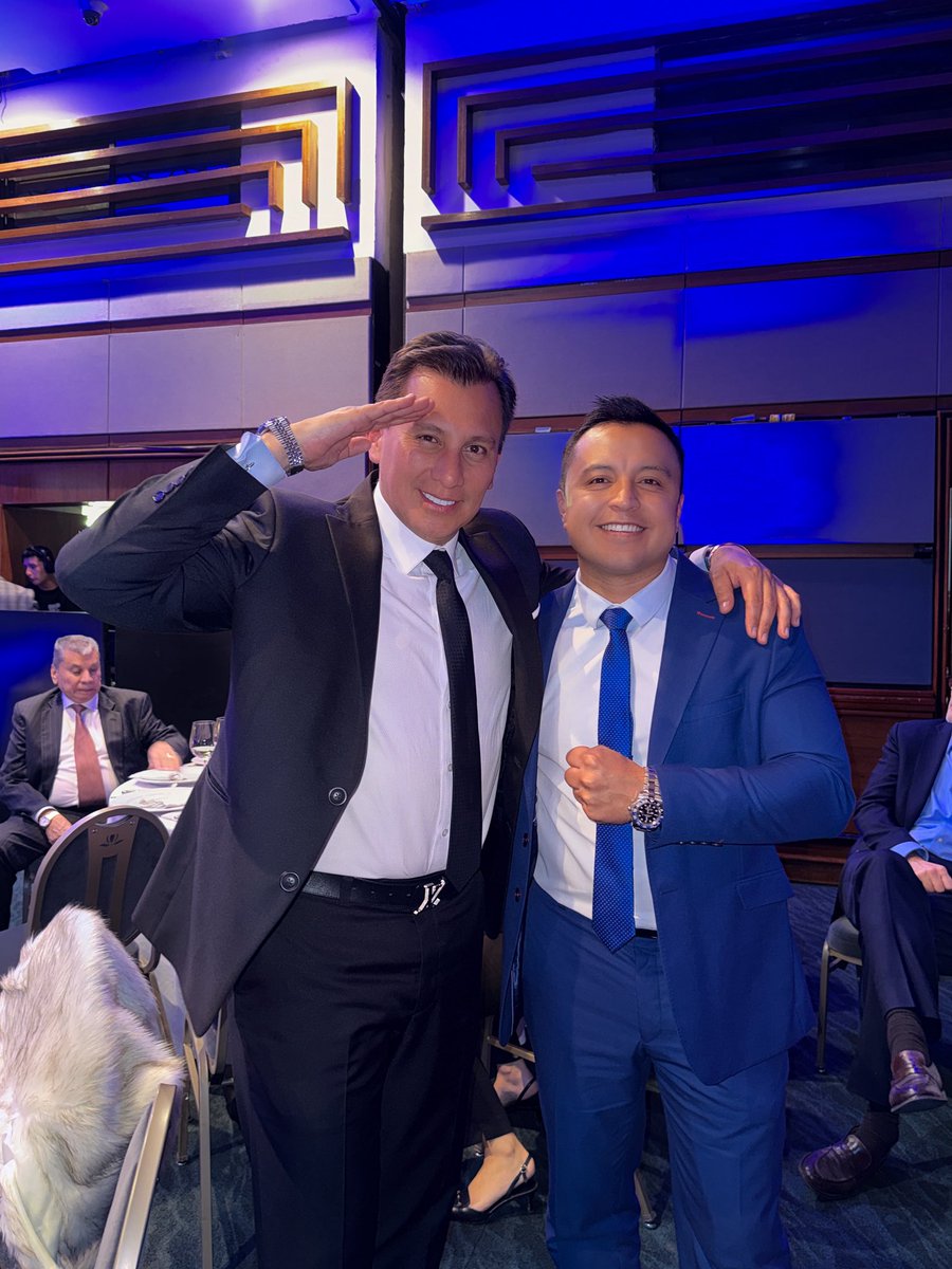 JulianClavijoO's tweet photo. Un honor acompañar a @fedetranscarga en sus 10 años. Los empresarios y el transporte de carga son el motor del país. 🚛🇨🇴

En el gobierno de @ABDELAESPRIELLA , los empresarios serán prioridad. ¡Trabajamos por la patria milagro!

Mañana les contamos todo. ¡Muy atentos a las redes! 👀👇