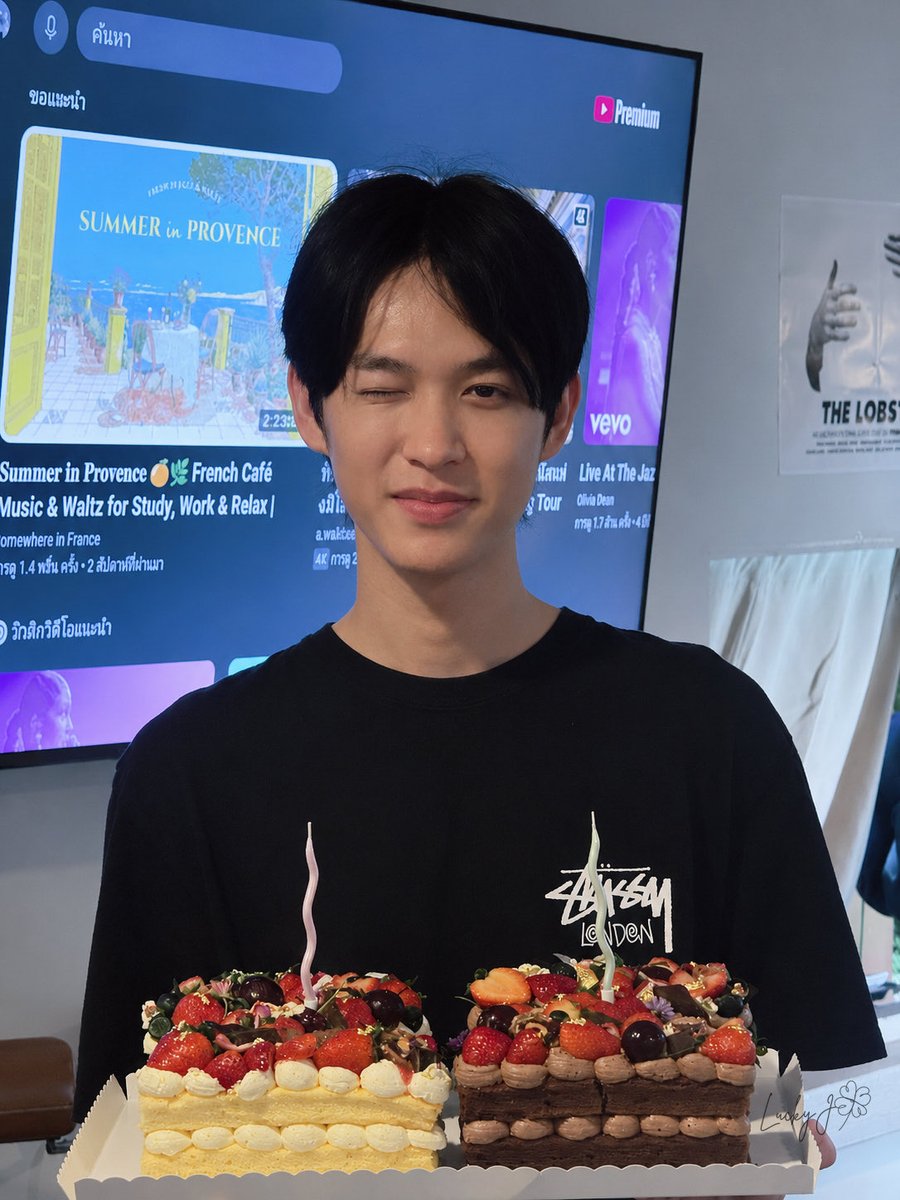 llluckyj's tweet photo. 𝙷𝚊𝚙𝚙𝚢 𝙱𝚒𝚛𝚝𝚑𝚍𝚊𝚢 🎂
#Kimsenseiชอบกินแตงโม #kimsensei https://t.co/tvyop4bNTF