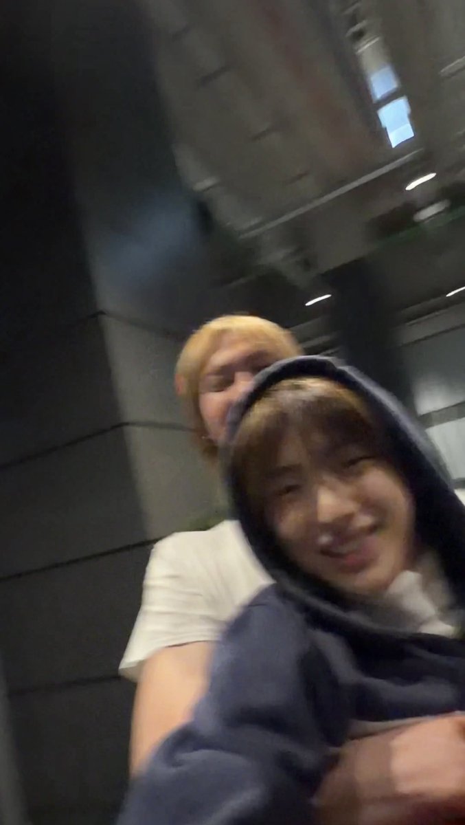 Hoonifiey's tweet photo. #Marhoon backhug https://t.co/Evr890DAM1