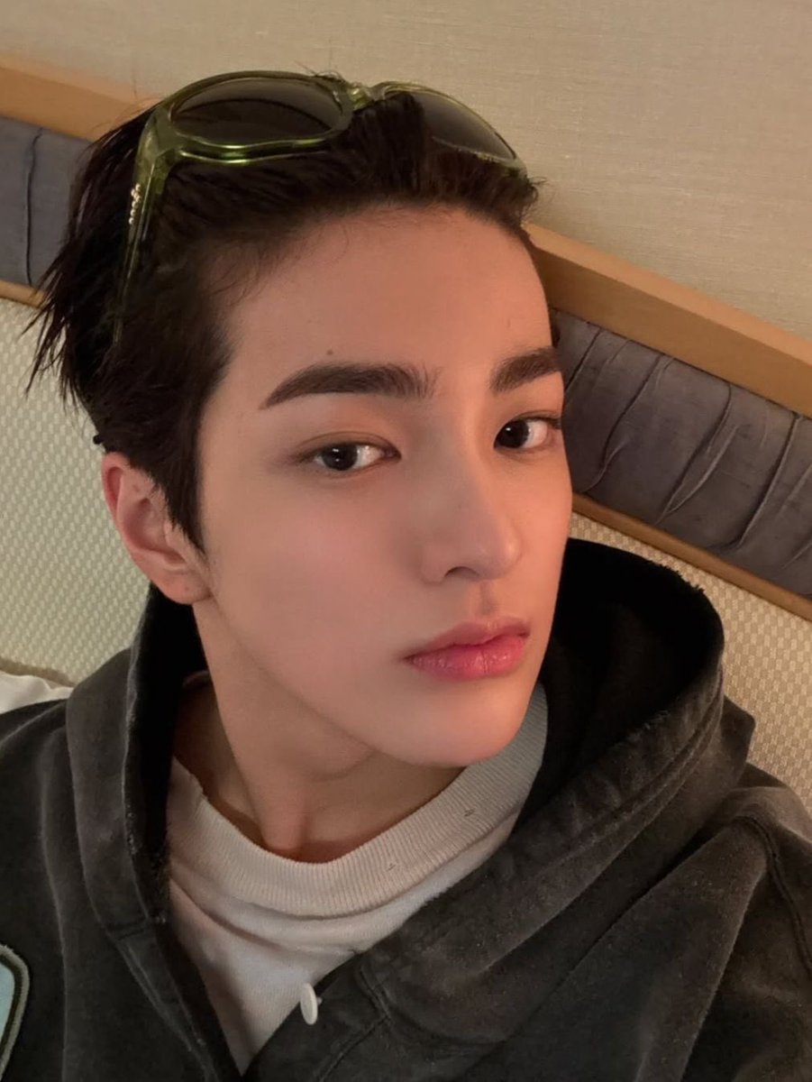 Gummnho's tweet photo. 04년생 이세진 https://t.co/63ffo3oWF6