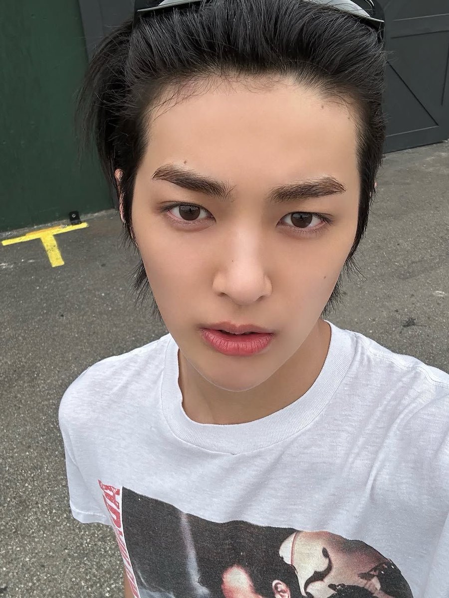 Gummnho's tweet photo. 04년생 이세진 https://t.co/63ffo3oWF6