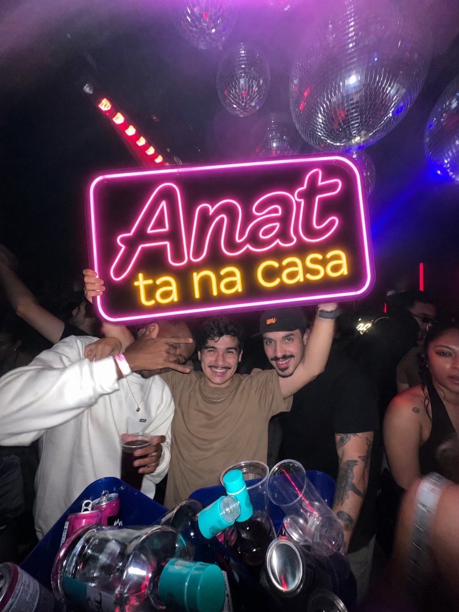 anatcaetano's tweet photo. Dias felizes :) https://t.co/RoihYhWnUF