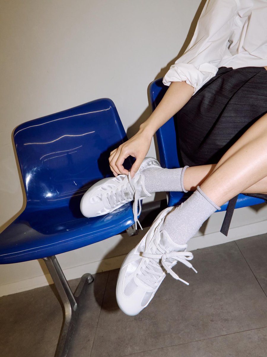 socyoungc's tweet photo. Feeling comfortable while staying effortlessly stylish is always the perfect combination. 💙✨ I love how every detail comes together so naturally, creating a fresh and confident look that feels easy to wear every day. So happy to share this moment with you. 🫶 https://t.co/LbaLGsVpAE