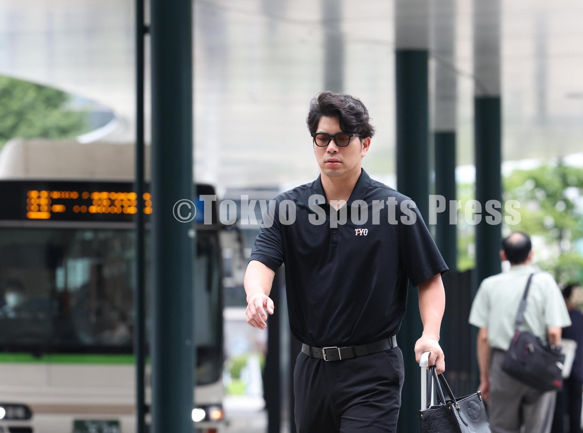 tospophoto's tweet photo. 【プロ野球】2026年7月30日
オールスター 移動

#坂本勇人 #井上温大 #浦田俊輔 #大城卓三　

#Giants #巨人 #ジャイアンツ
#マイナビオールスターゲーム2026 #東スポ https://t.co/kgKfJxYygY