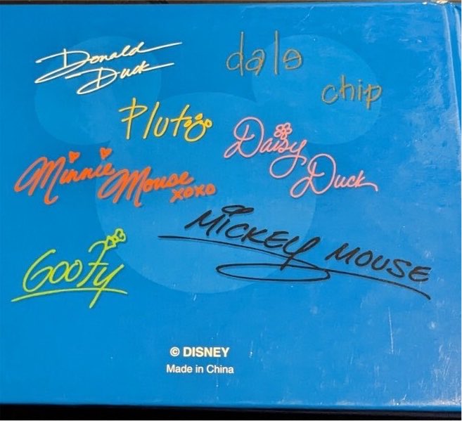 cassssinator's tweet photo. Angel &amp; Lulu’s signature looks like an autograph you’d get from a character at Disney World in one of those books where they like hold it up to their face while writing it. I’m not throwing shade either. 
#frostchildren https://t.co/gAJCkWYNlw