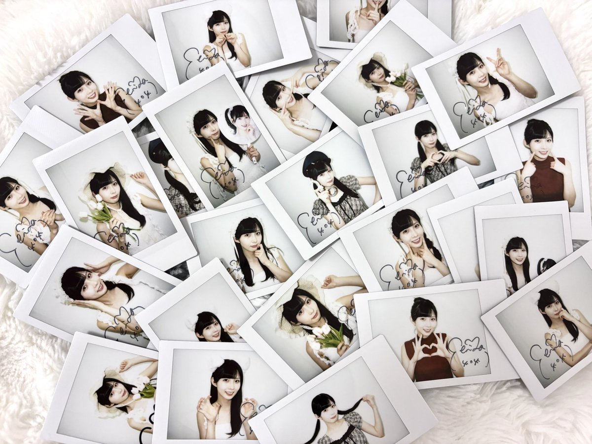 osaki_serika's tweet photo. 🌐14 th Single 🌐
オンラインチェキサイン会

お名前入りチェキ✍🏻 .•♥

🔗 https://t.co/LB3xqNujhw

今回も3種類の服装を考えてるよ💭
どれが届いても
世界にひとつだけのチェキ☝🏻️🪄⋆͛*͛ 

1人3枚まで申し込み可能 ◎
※購入は1回限り。ご注意ください！

受付：8月13日（木）23:59まで https://t.co/5sgbr5B3Cq