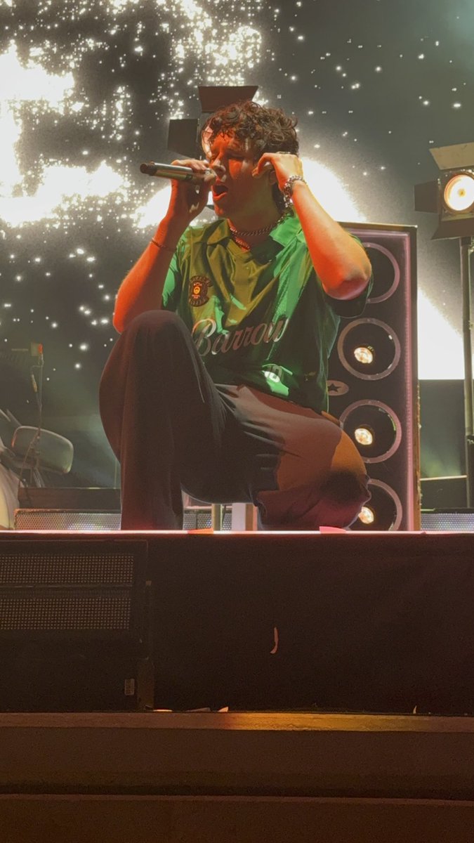 colabear94's tweet photo. Best 5sos show I have ever attended and I will never emotionally recover from it https://t.co/AIiEDnosKY
