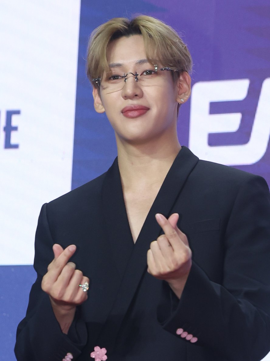 DreamersRadioID's tweet photo. GOT7's #BamBam spoke about his growth as a television host during the production presentation for ENA's new variety show "X The League" on July 30 in Seoul. 

Recalling his early broadcasting days, BamBam noted, “When I hosted music shows back then, I was young and lacked experience, so it felt a bit difficult.” 

Looking forward to his return to Korean television alongside Tiffany Young, he added, “As I enter my 30s next year, I wanted to show a more relaxed and mature side as an MC based on the experience I’ve built up.” 

The eight-team global competition show premieres August 2 at 7:50 PM KST on ENA.