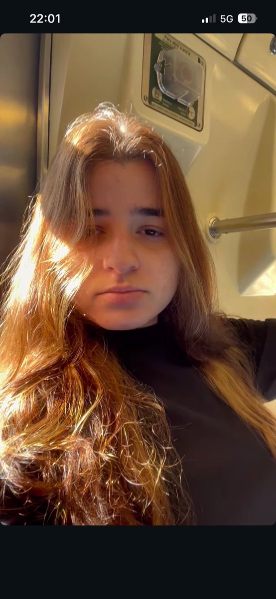 Cah2wavy's tweet photo. Tá aí meu cabelo cada dia maior e mais bonito mesmo com todo seu clamor pelo “karma” https://t.co/jAf6dpTRQm