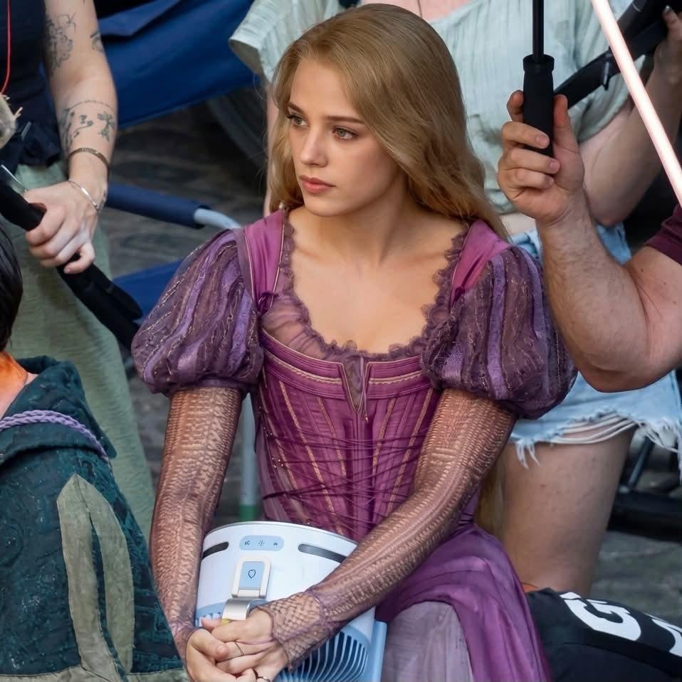 XKijo's tweet photo. @TangledUpdates It’s like a Rachel McAdams twin.. https://t.co/3cJ6yx9Uti