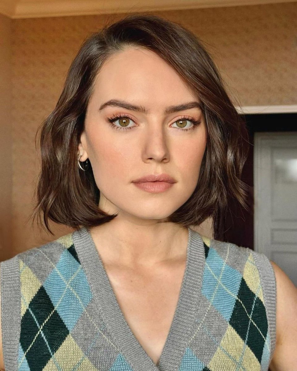 Scavenger_Jakku's tweet photo. Queen she Daisy Ridley πππΌ#DaisyRidley https://t.co/53N1cMICxY