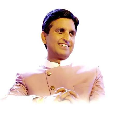 redding_cream_t's tweet photo. We don't talk enough about the unsung hero till now of all assets - Kumar Vishwas. All the lyrics in Sanskrit, Hindi &amp; all the slokas are so peak. The way they're elevating music, just killing it. Also the new ending sloka when Ranbir fires Agni Astra in the sky 🔥

#Ramayana https://t.co/lcWonTwD9V