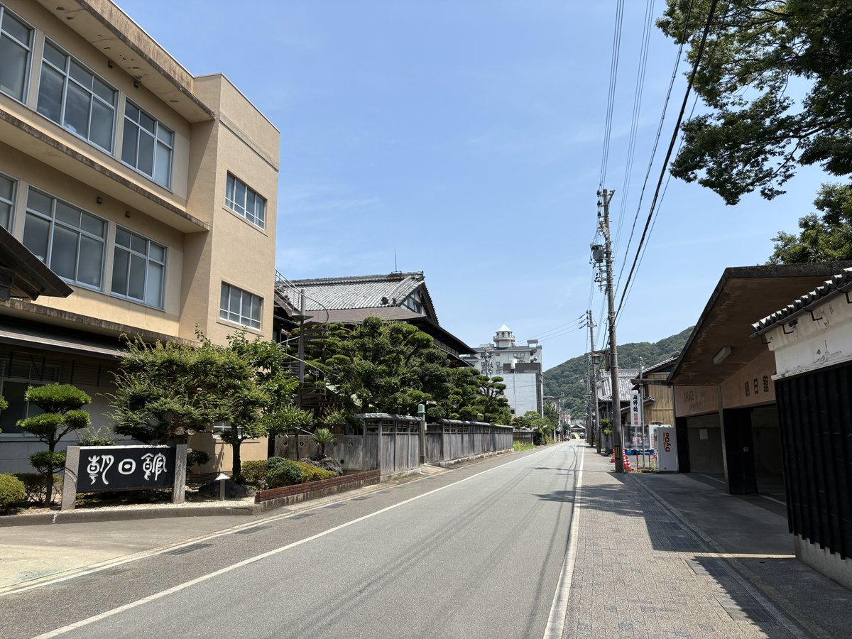 Express633's tweet photo. 誰も歩いてまへん。 https://t.co/k57MpolBY9