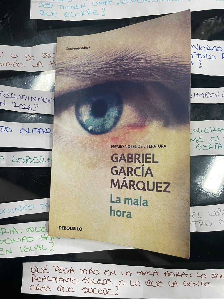 VoluptuosaLa's tweet photo. Y hoy conversamos sobre "La Mala Hora", un pueblo de mierda. 
#TallerDeLibros &amp; Tertulias. https://t.co/Sj0wHo1gSI