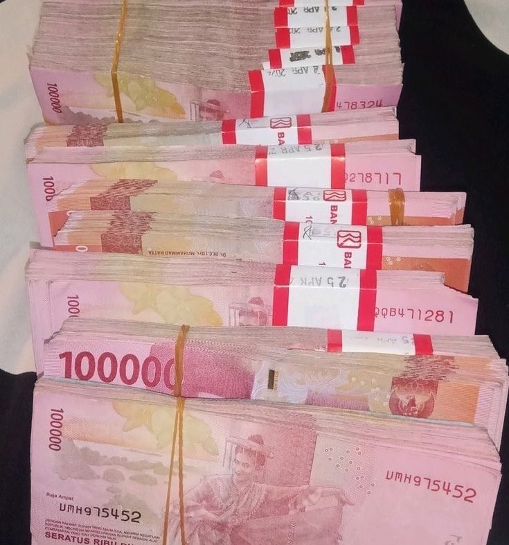 peowwny's tweet photo. manifesting agustus dikayakan 🕯️ https://t.co/Js5k08exbu