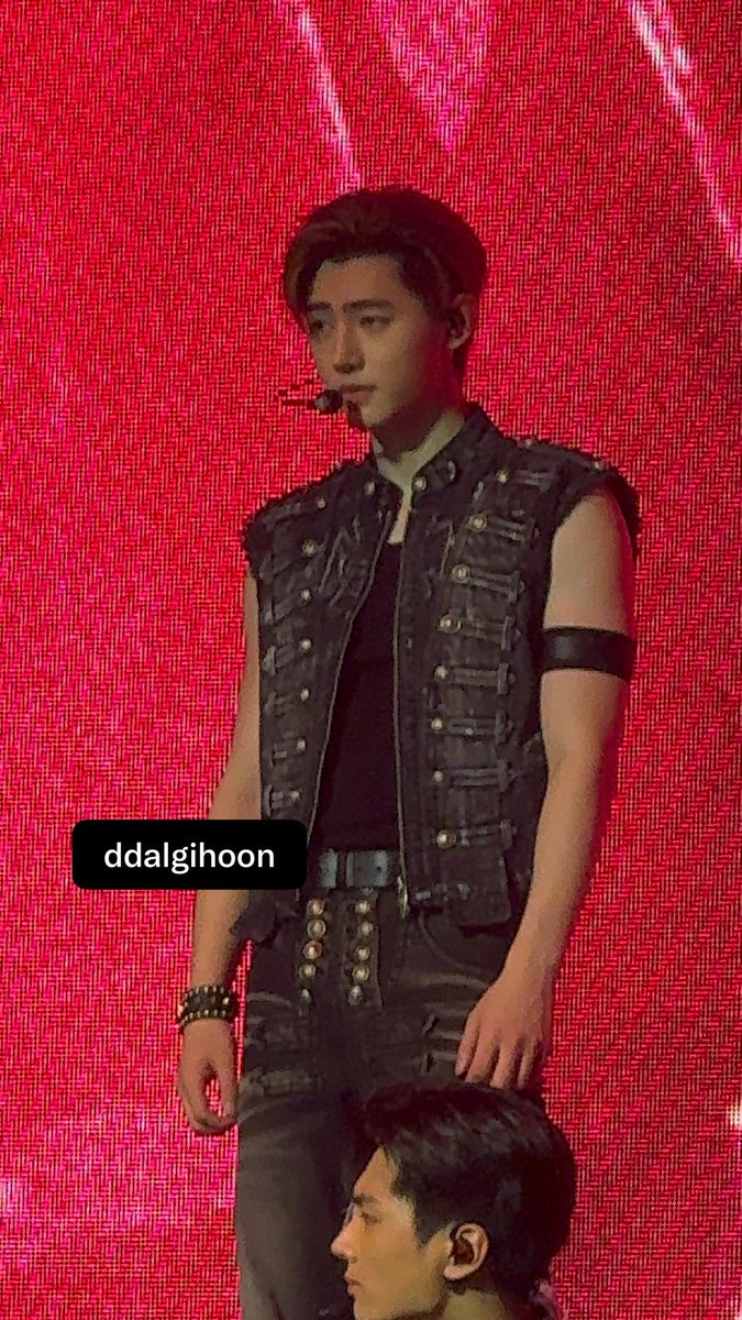 ddalgihoon's tweet photo. CRIMINAL LOVE SUNGHOON #bloodsaga_in_oakland #enhypen_in_oakland @enhypen #sunghoon https://t.co/3xtR8DiqaA
