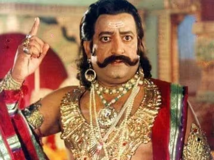 NalinisKitchen's tweet photo. Trailer released. Another Adipurush on the way.

Trust me, Namit Malhotra can spend a huge budget on VFX, but still can't match the aura of Ramanand Sagar's Ramayan.

The trailer is overloaded with VFX. The characters don't fit their roles, everything looks too artificial, and the visuals feel more like a video game than a Ramayan. Despite all that money, it doesn't even look interesting.

Namit, you made the same mistake as Adipurush.

1) Raavan