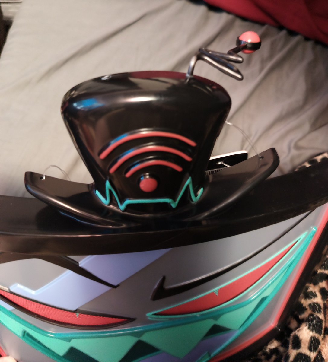 necrothicc's tweet photo. I got the Vox mask in the mail really quickly but at what cost https://t.co/6xpN0rSdh2