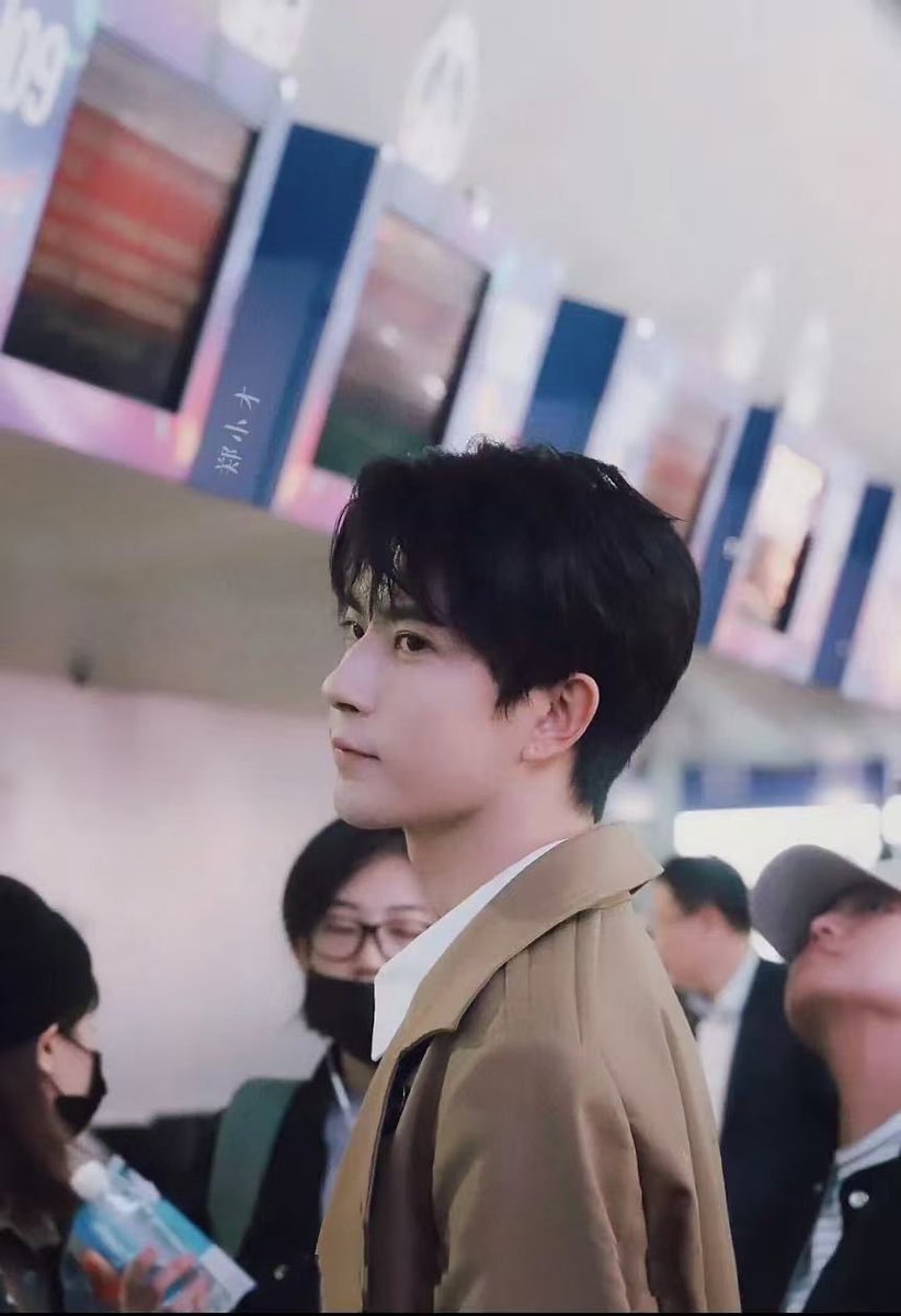 GuanFei1889's tweet photo. 朦朦，
你一定还在的吧？
你的存在感太强了……
#于朦胧 #YuMenglong #AlanYu #JusticeforYuMenglong https://t.co/MKI5CpnERZ
