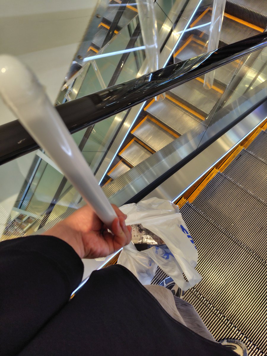 kuronotokuroe's tweet photo. めっちゃ買ってしまった、、、
というかセイバーの刀身すげー出てる！
興奮して帰りのこと考えてなかった https://t.co/whWQ7xeSxW