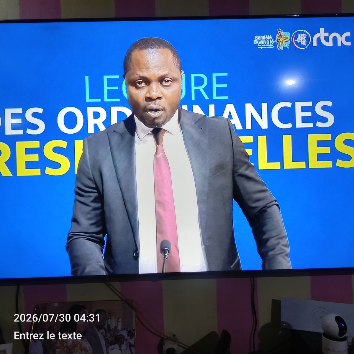 ACADHOSHA's tweet photo. Plusieurs Parquets du Sud-Kivu n"ont pas été cités ou touchés par les Ordonnances d'organisation judiciaire lues à la @rtncofficielle1 ce 29 juillet 2026. C'est le cas du parquet près le TGI de Kamituga, du parquet près le Tripaix de Fizi, Mwenga et Shabunda. Au Nord-Kivu ce constat est aussi vrai s'il faut citer le cas du parquet près le Tripaix de Walikale. Est-ce un oubli, un maintient de ceux qui y étaient nommés par le passé ou encore une inattention des journalistes qui lisaient lesdites ordonnances ? Au nom de l'unité du pays, les nominations ont touché les parquets se trouvant dans les zones sous contrôle des rebelles de l'AFC-M23, cas de Kavumu, Idjwi et Bukavu. Mais ceux de Mwenga, Fizi, Shabunda et Walikale non occupés par les rebelles ont été sautés, peut-être oubliés ou ignorés. Respectueux @DieudonnKamule3 @CsmCsmrdc2022 @NgefaGuillaume @TinaSalama2 @Presidence_RDC veuillez édifier, même via vos comptes X, les justiciables de ces juridictions.