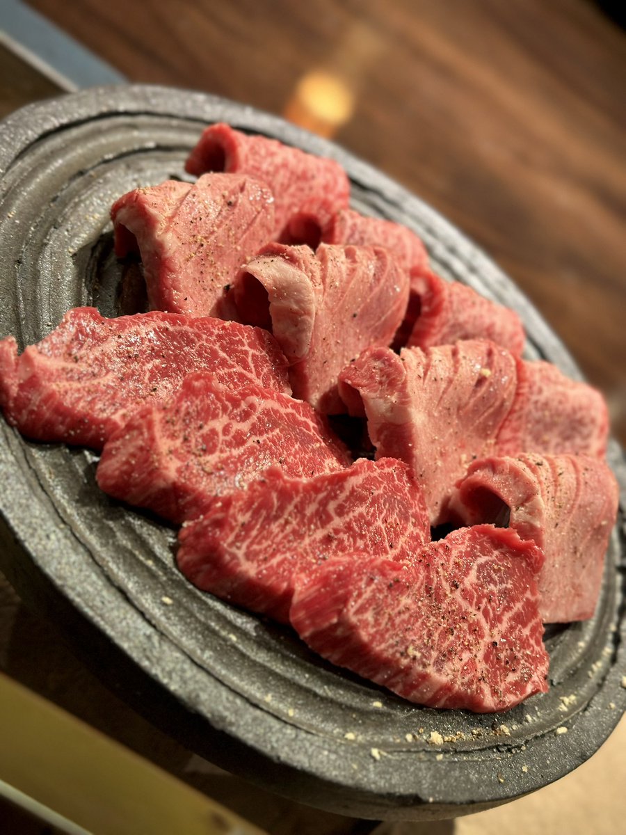 nikusuiyamamoto's tweet photo. 7月も残りわずかとなりました

本日も18時より営業しております

接待や会食
ご家族とのお食事など
まだご案内可能なお席がございます

ご予約はお電話または各予約サイトよりお願いいたします

#西麻布焼肉 #和牛 https://t.co/OGYPyGzgkk