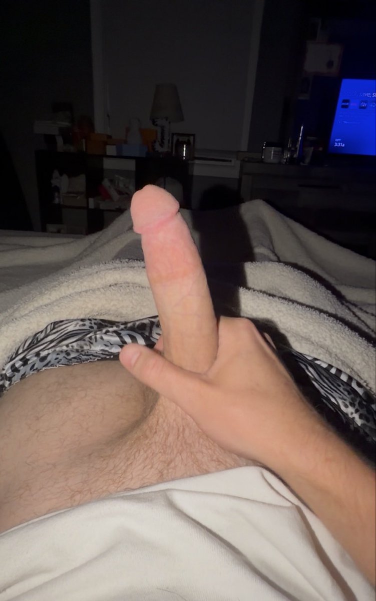 CraveValentino's tweet photo. Just dropped new content link in bio 😈 going live on chaturbate @ cravevalentino in a few catch me there 😏 #hung #young #cum #of #onlyfans #nsfw https://t.co/PusTof6Up7
